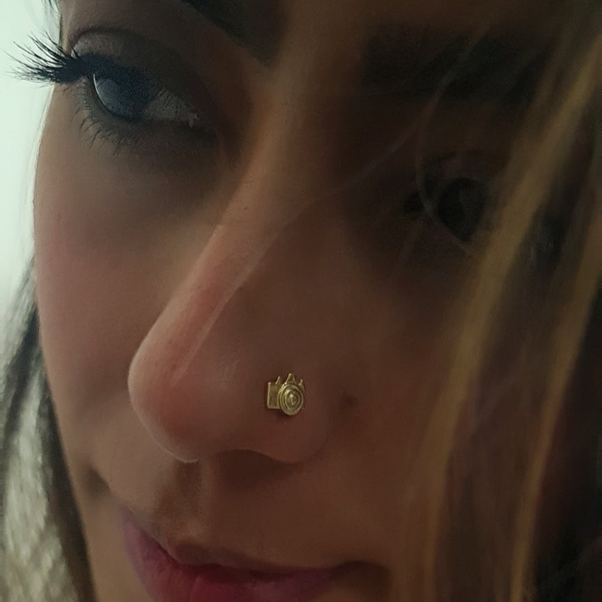 The Selfie Queen Nose Pin