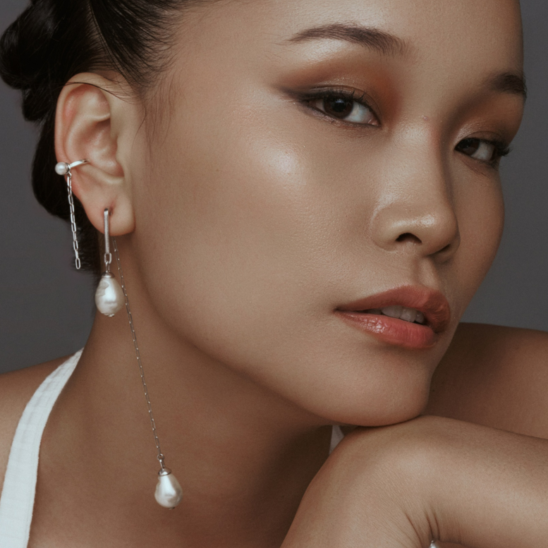 Baroque Pearl Shoulder Duster Multiwear Earrings