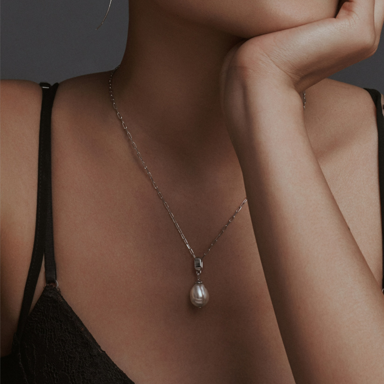 Classic Baroque Pearl Pendant