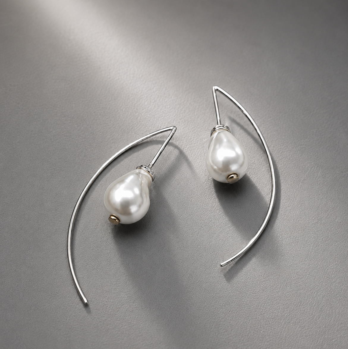 Baroque Pearl Needle Earrings