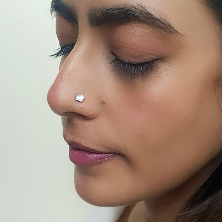 Sea Shell 925 Silver Nose Pin - Mermaid Scalloped Shell Nosepin