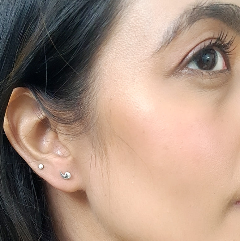 Comma Stud Earrings