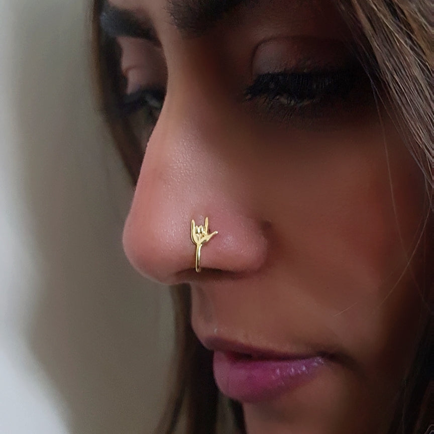 Je t'aime Hand Gesture Nose Pin